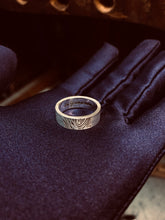 Load image into Gallery viewer, Thumbprint Silver Ring
