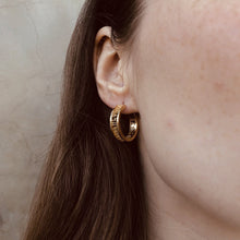 Load image into Gallery viewer, Al Masnad Customized Earrings, Yellow Gold
