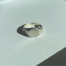 Load image into Gallery viewer, Signet Silver Ring
